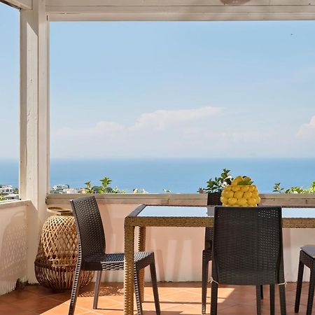Capri Town Apartments Bagian luar foto