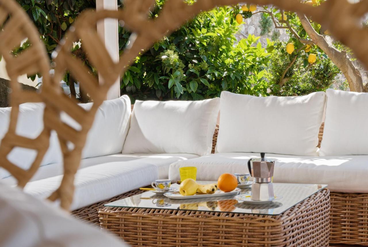Capri Town Apartments Bagian luar foto