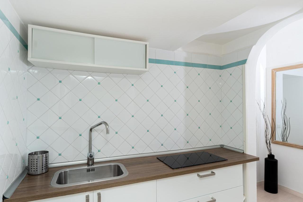 Capri Town Apartments Bagian luar foto