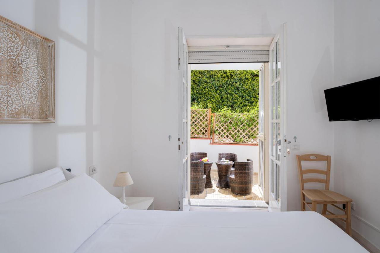 Capri Town Apartments Bagian luar foto