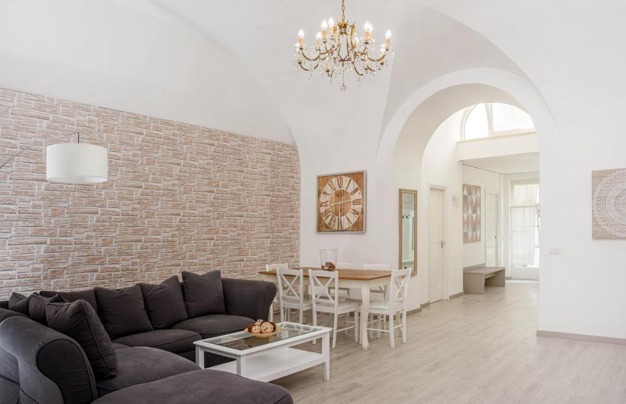 Capri Town Apartments Bagian luar foto