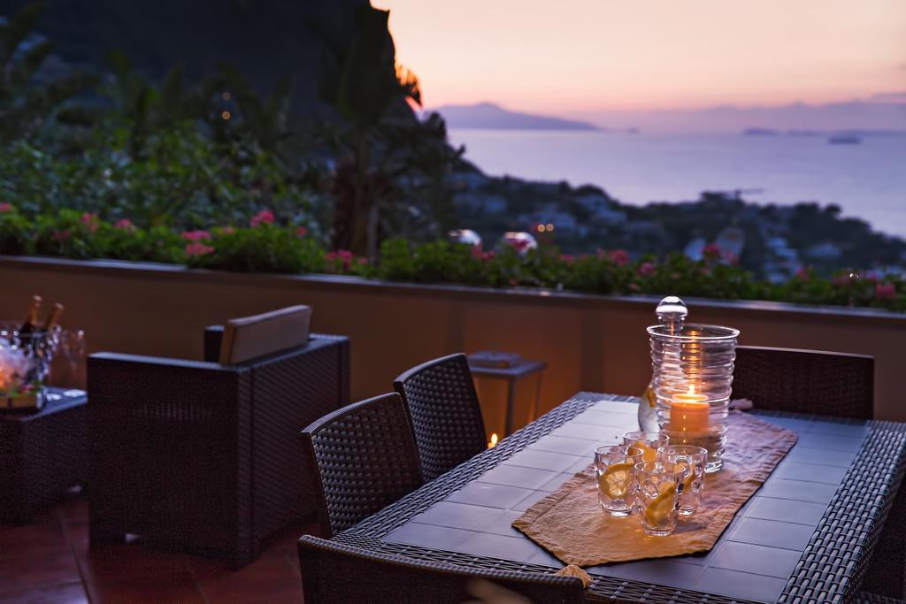 Capri Town Apartments Bagian luar foto